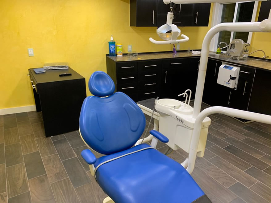 Moderno consultorio dental Dental Saldivar con equipo de última tecnología